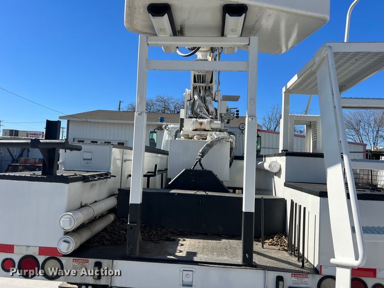 image for item JT9030 2013 International  4300  bucket truck