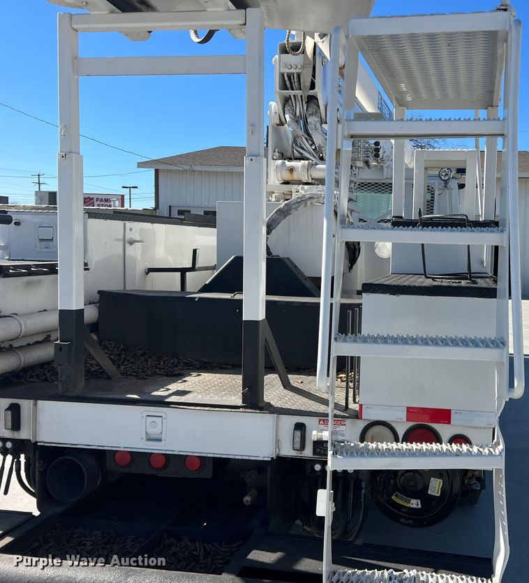 image for item JT9030 2013 International  4300  bucket truck