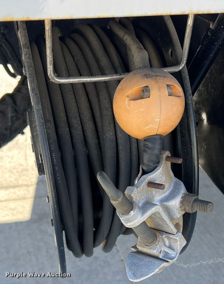 image for item JT9030 2013 International  4300  bucket truck