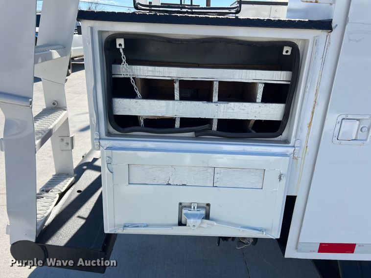 image for item JT9030 2013 International  4300  bucket truck