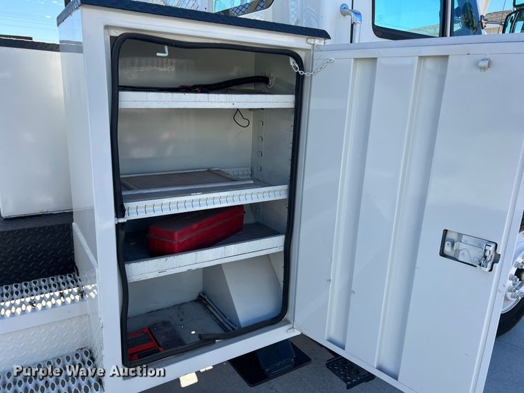 image for item JT9030 2013 International  4300  bucket truck