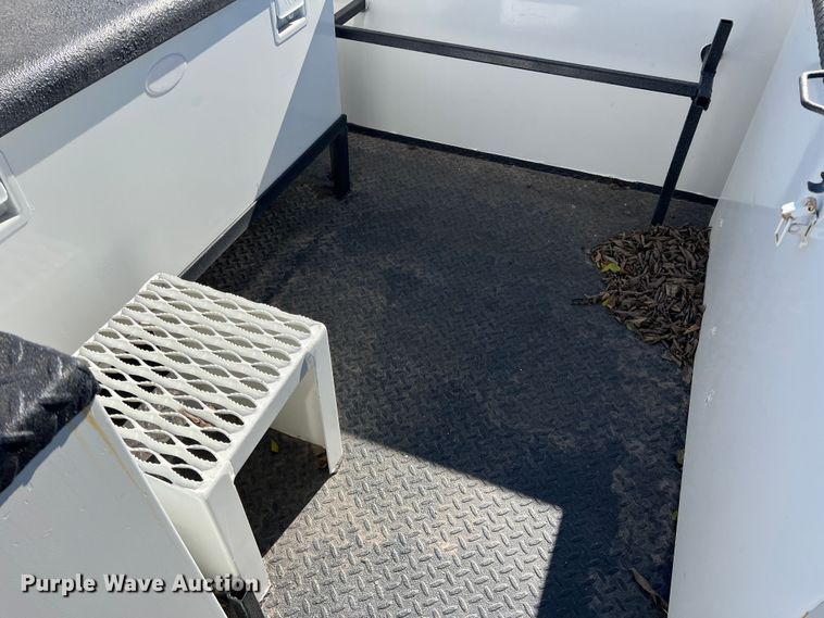 image for item JT9030 2013 International  4300  bucket truck