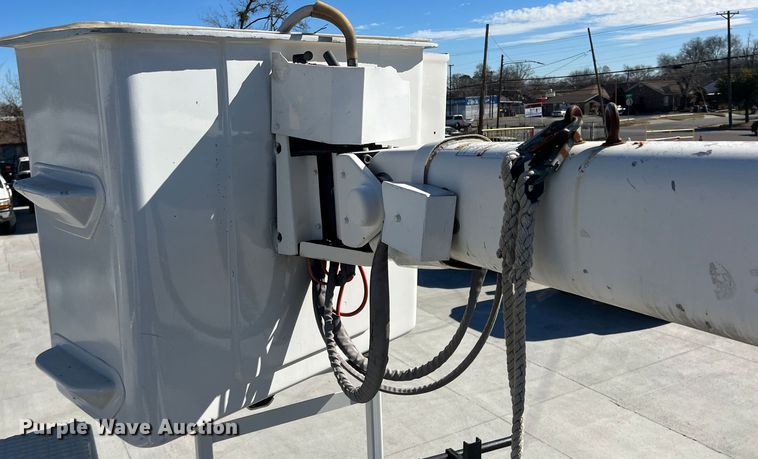 image for item JT9030 2013 International  4300  bucket truck