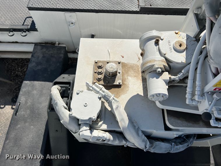 image for item JT9030 2013 International  4300  bucket truck