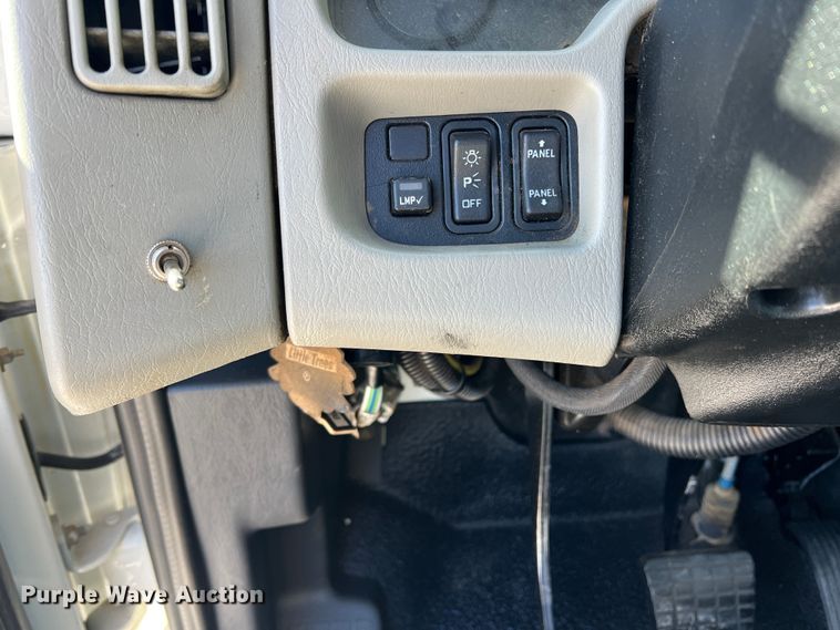 image for item JT9030 2013 International  4300  bucket truck