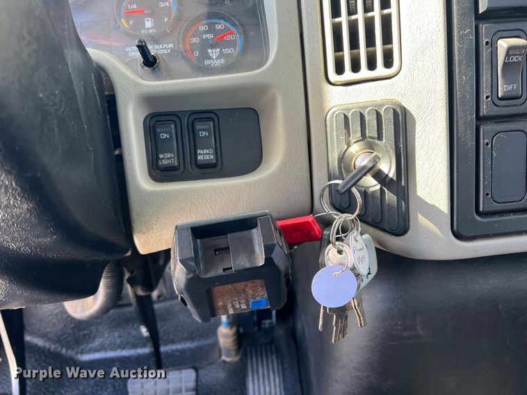 image for item JT9030 2013 International  4300  bucket truck