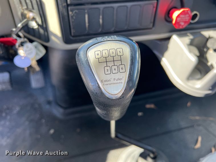 image for item JT9030 2013 International  4300  bucket truck