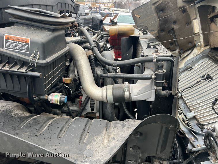 image for item JT9030 2013 International  4300  bucket truck