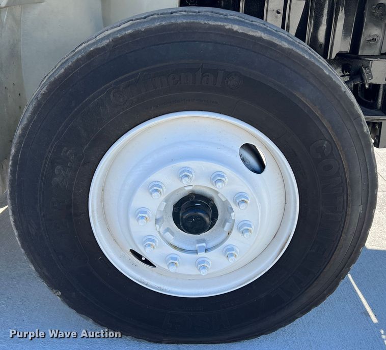 image for item JT9030 2013 International  4300  bucket truck