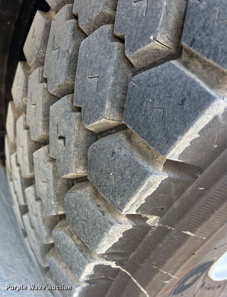 image for item JT9030 2013 International  4300  bucket truck