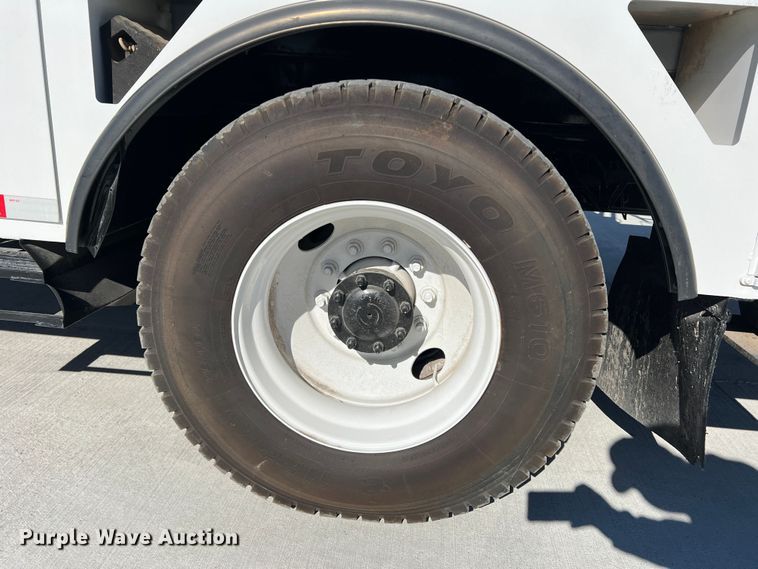 image for item JT9030 2013 International  4300  bucket truck