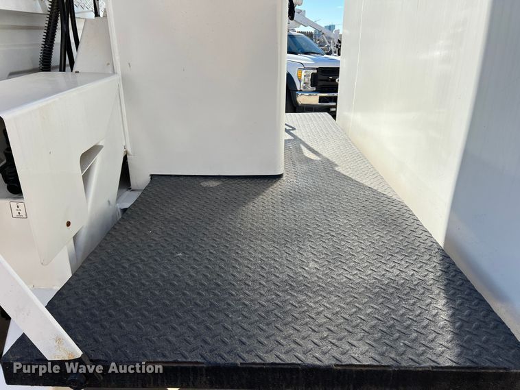 image for item JT9031 2014 International  4300M7 forestry bucket truck