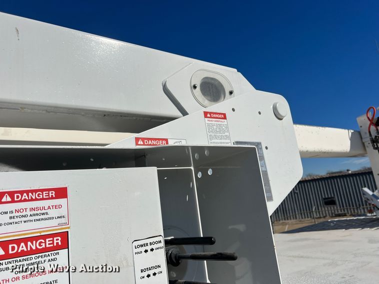 image for item JT9031 2014 International  4300M7 forestry bucket truck