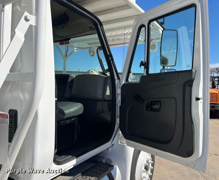 image for item JT9031 2014 International  4300M7 forestry bucket truck