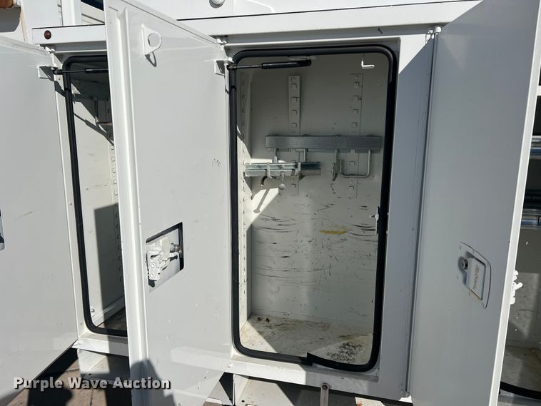 image for item JT9032 2010 International  7400 bucket truck