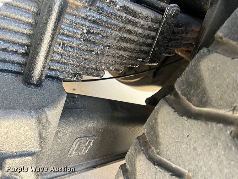 image for item JT9032 2010 International  7400 bucket truck