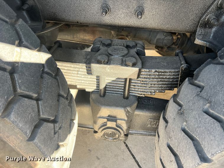 image for item JT9032 2010 International  7400 bucket truck