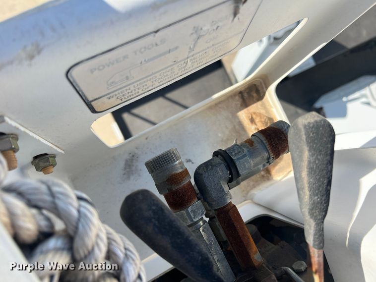 image for item JT9032 2010 International  7400 bucket truck