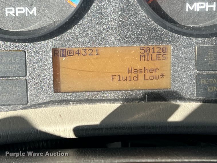 image for item JT9032 2010 International  7400 bucket truck