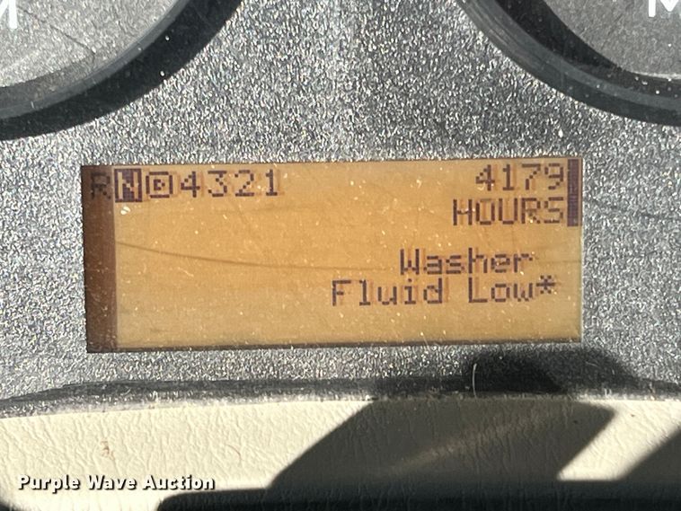 image for item JT9032 2010 International  7400 bucket truck