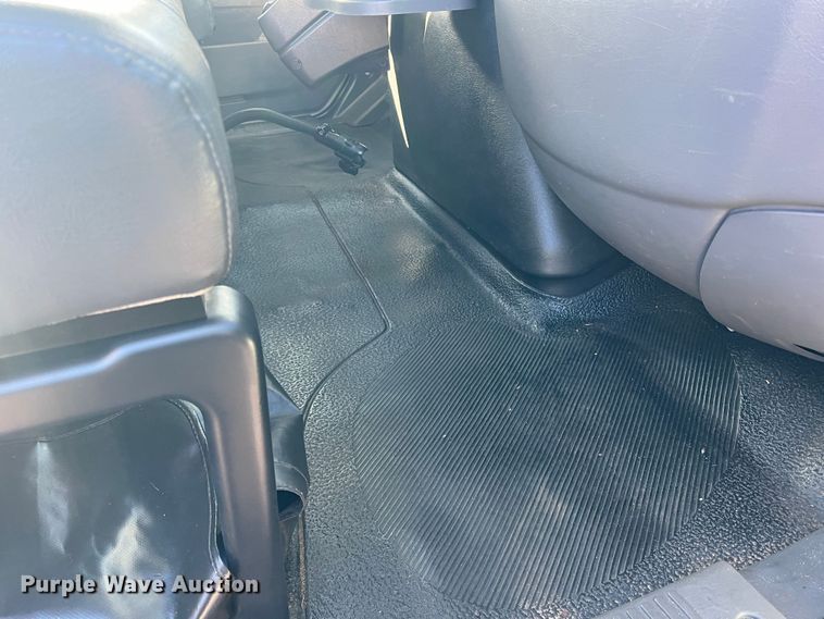 image for item JT9032 2010 International  7400 bucket truck