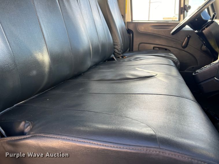 image for item JT9032 2010 International  7400 bucket truck