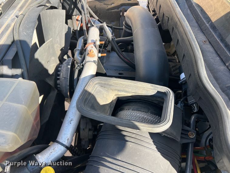 image for item JT9032 2010 International  7400 bucket truck