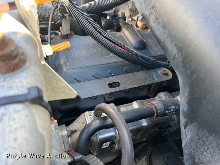 image for item JT9032 2010 International  7400 bucket truck