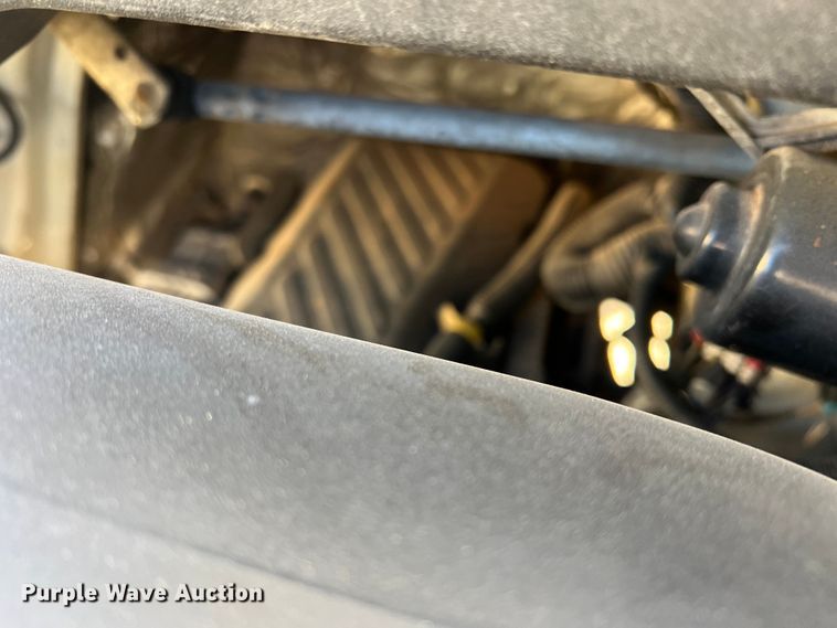 image for item JT9032 2010 International  7400 bucket truck