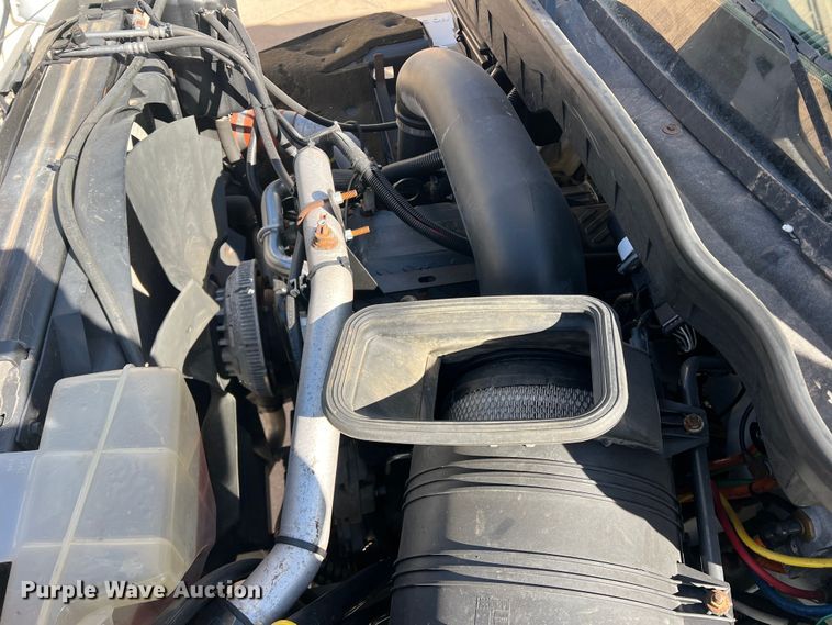 image for item JT9032 2010 International  7400 bucket truck