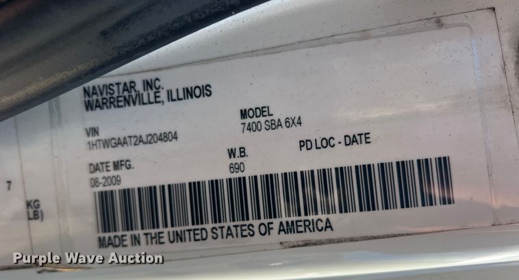 image for item JT9032 2010 International  7400 bucket truck