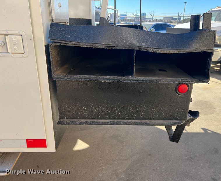 image for item JT9033 2007 Freightliner Business Class M2 bucket truck