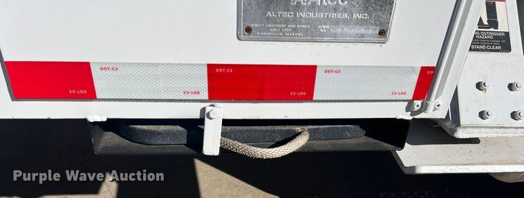 image for item JT9033 2007 Freightliner Business Class M2 bucket truck