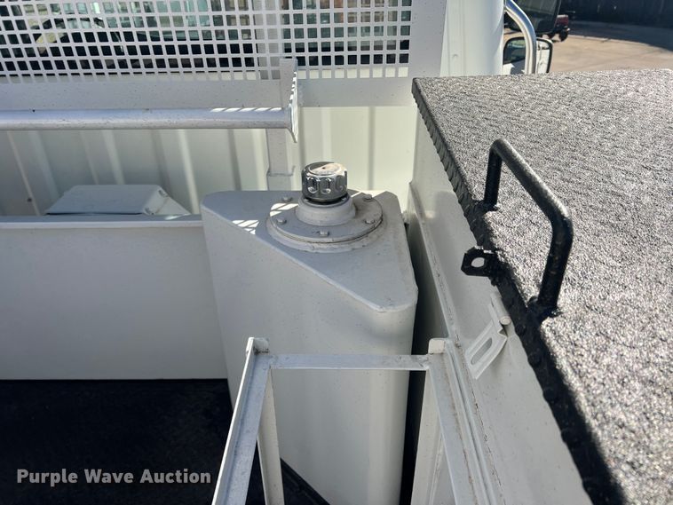 image for item JT9033 2007 Freightliner Business Class M2 bucket truck