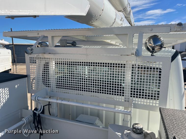 image for item JT9033 2007 Freightliner Business Class M2 bucket truck