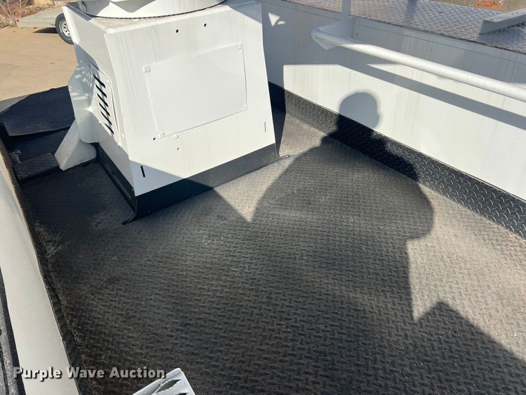 image for item JT9033 2007 Freightliner Business Class M2 bucket truck