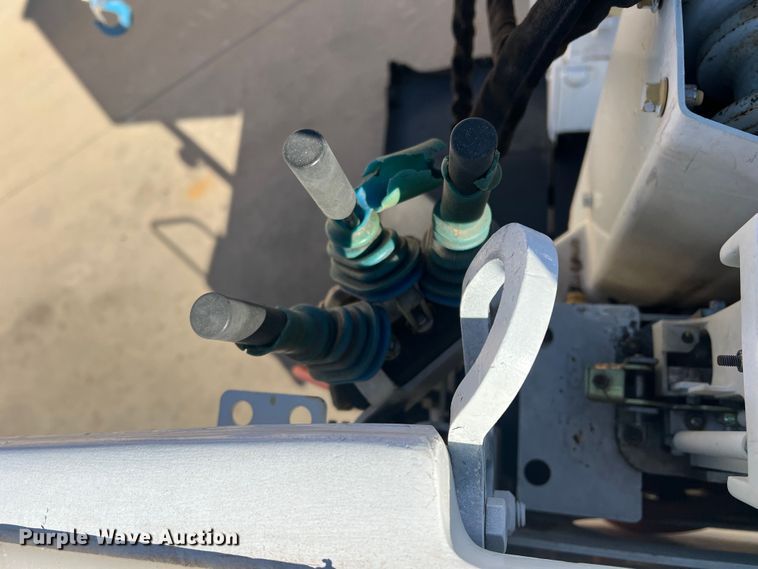 image for item JT9033 2007 Freightliner Business Class M2 bucket truck