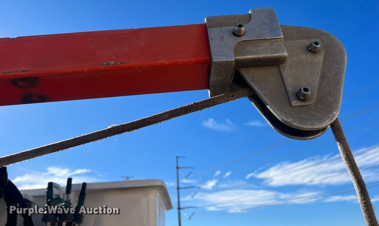 image for item JT9033 2007 Freightliner Business Class M2 bucket truck