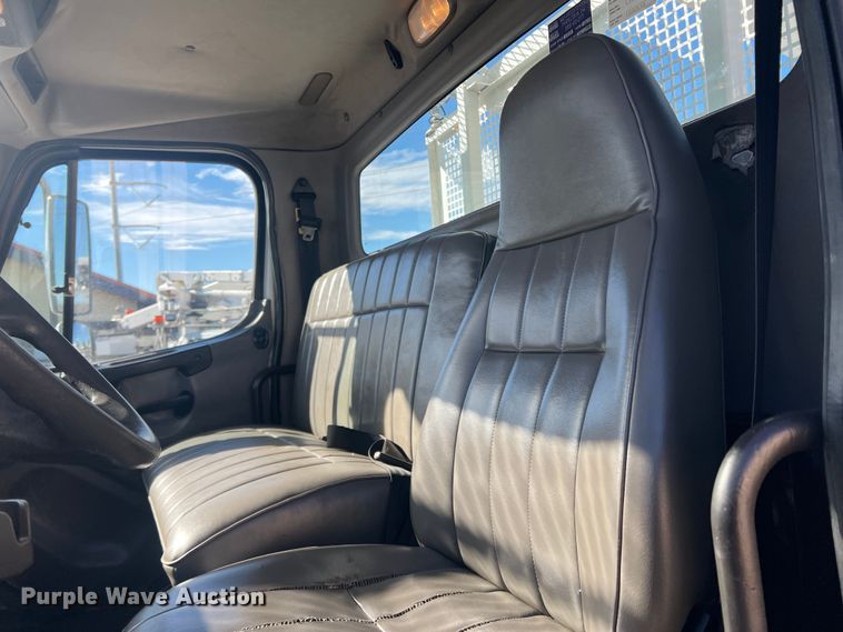 image for item JT9033 2007 Freightliner Business Class M2 bucket truck