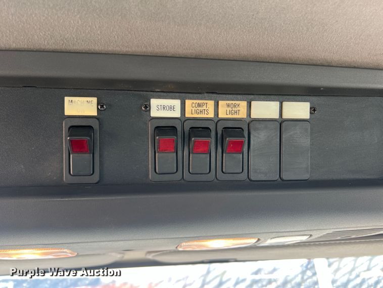 image for item JT9033 2007 Freightliner Business Class M2 bucket truck