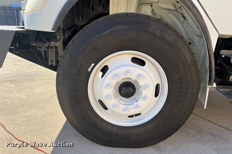 image for item JT9033 2007 Freightliner Business Class M2 bucket truck