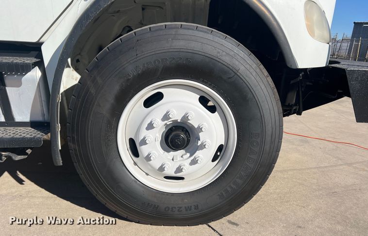 image for item JT9033 2007 Freightliner Business Class M2 bucket truck