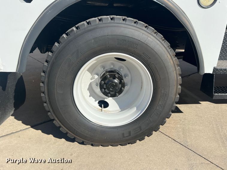 image for item JT9033 2007 Freightliner Business Class M2 bucket truck