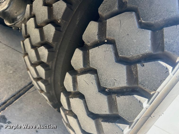 image for item JT9033 2007 Freightliner Business Class M2 bucket truck