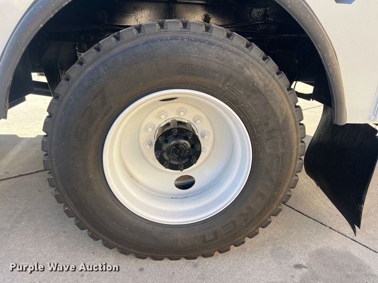 image for item JT9033 2007 Freightliner Business Class M2 bucket truck