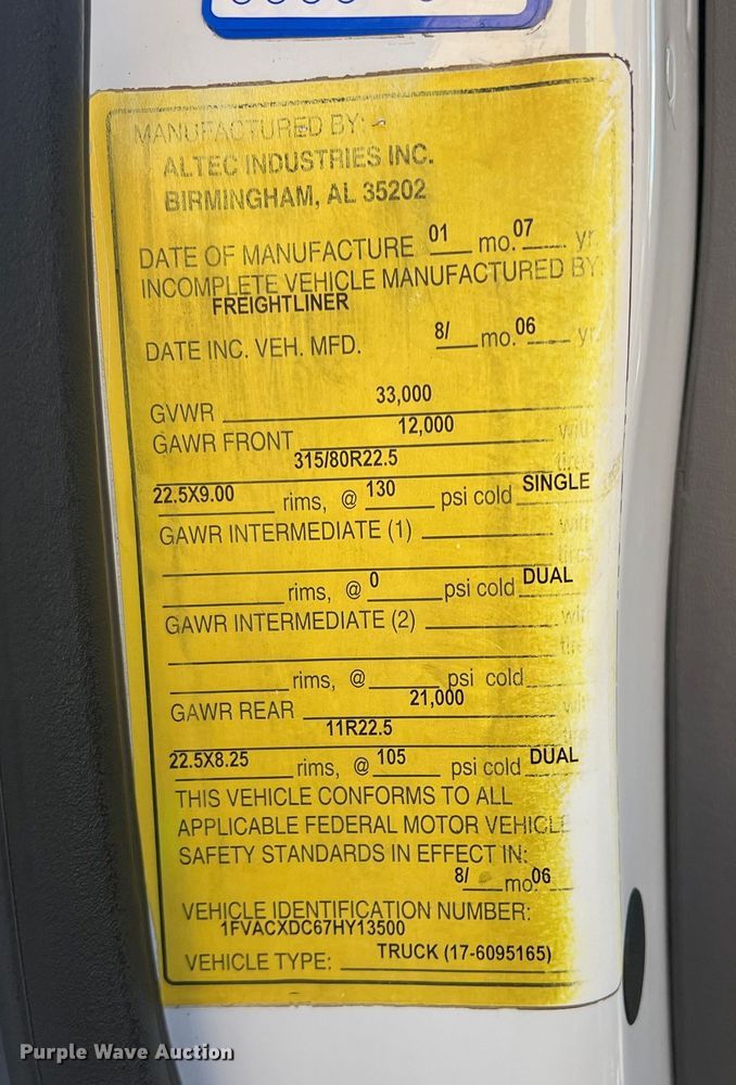 image for item JT9033 2007 Freightliner Business Class M2 bucket truck