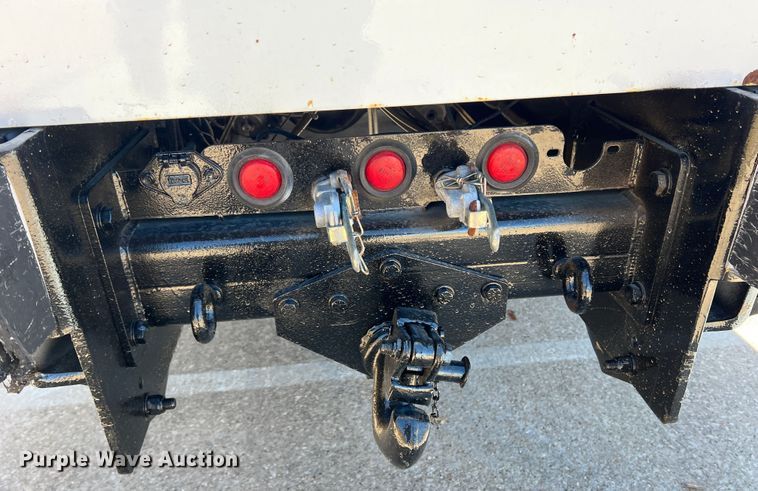 image for item JT9036 2010 International  7400 bucket truck