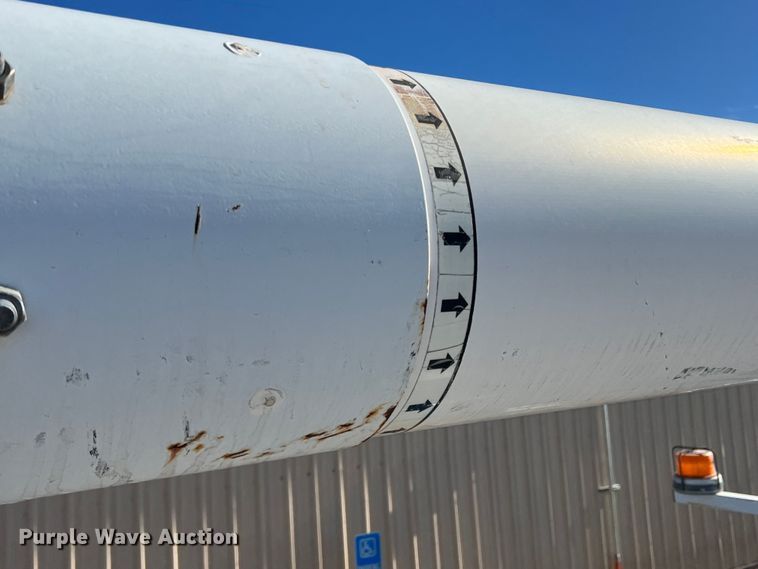 image for item JT9036 2010 International  7400 bucket truck