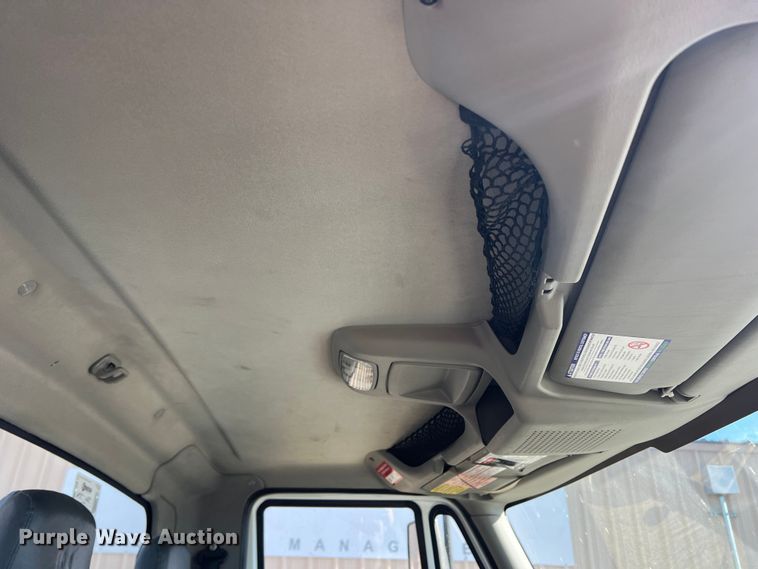 image for item JT9036 2010 International  7400 bucket truck