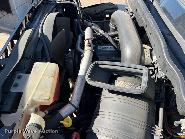 image for item JT9036 2010 International  7400 bucket truck